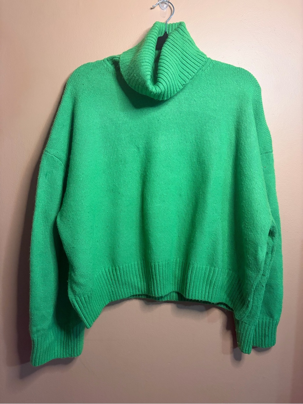H&M Bright Green Ribbed Turtleneck Sweater